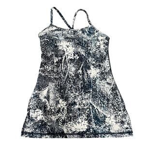 Lululemon Womens Blue White Floral Power Y Bra Tank Top Wildwood Size 4 Small